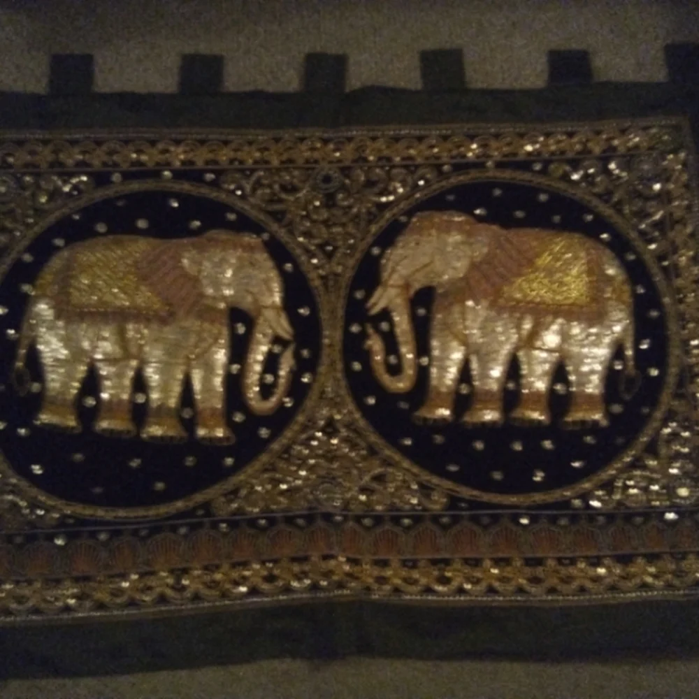 2 HANDCRAFTED OF THAI ELEPHANTS. SIZE 54 BY 33 INCHES. 3D. $400.00 OR ONE $230
